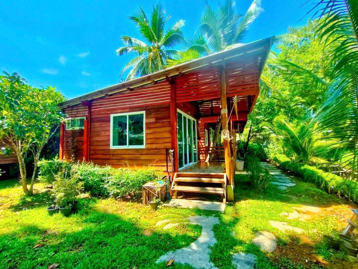 Mook Montra Resort Sea Front Ko Muk Exterior foto