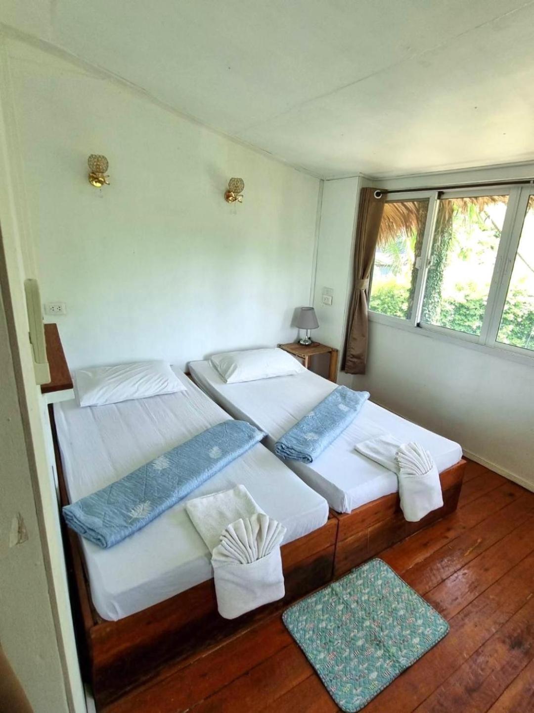 Mook Montra Resort Sea Front Ko Muk Exterior foto
