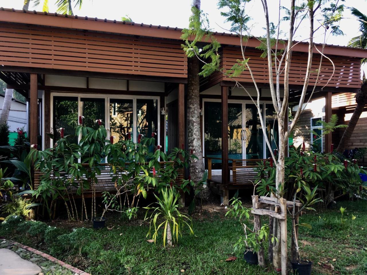 Mook Montra Resort Sea Front Ko Muk Exterior foto