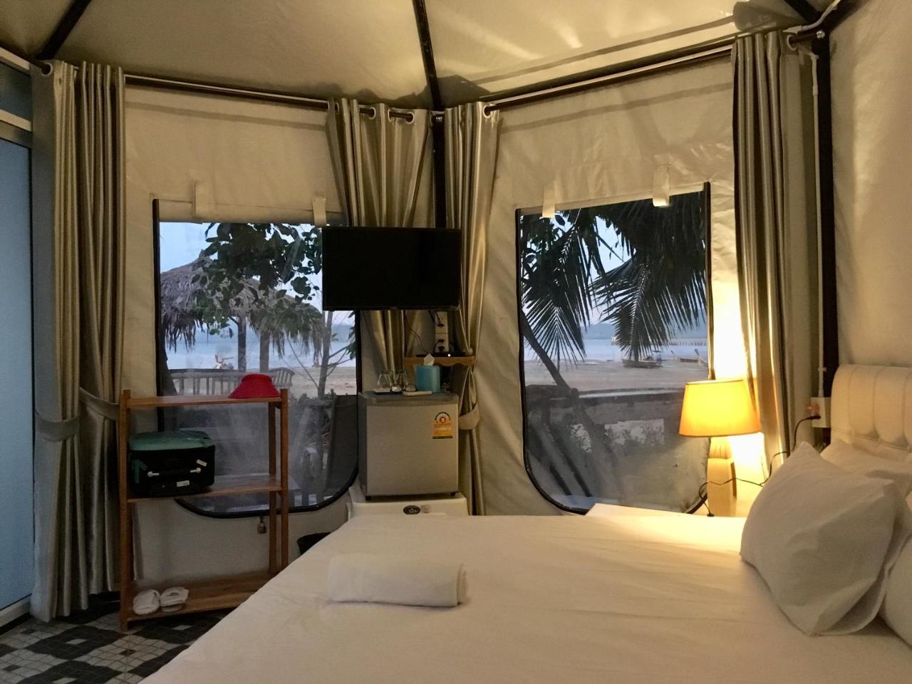 Mook Montra Resort Sea Front Ko Muk Exterior foto